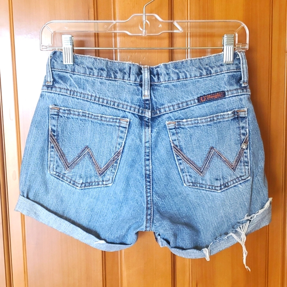 Cowgirl Cut Wrangler Shorts